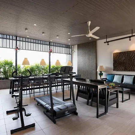 Kitzio House Hotel Huai Kwang